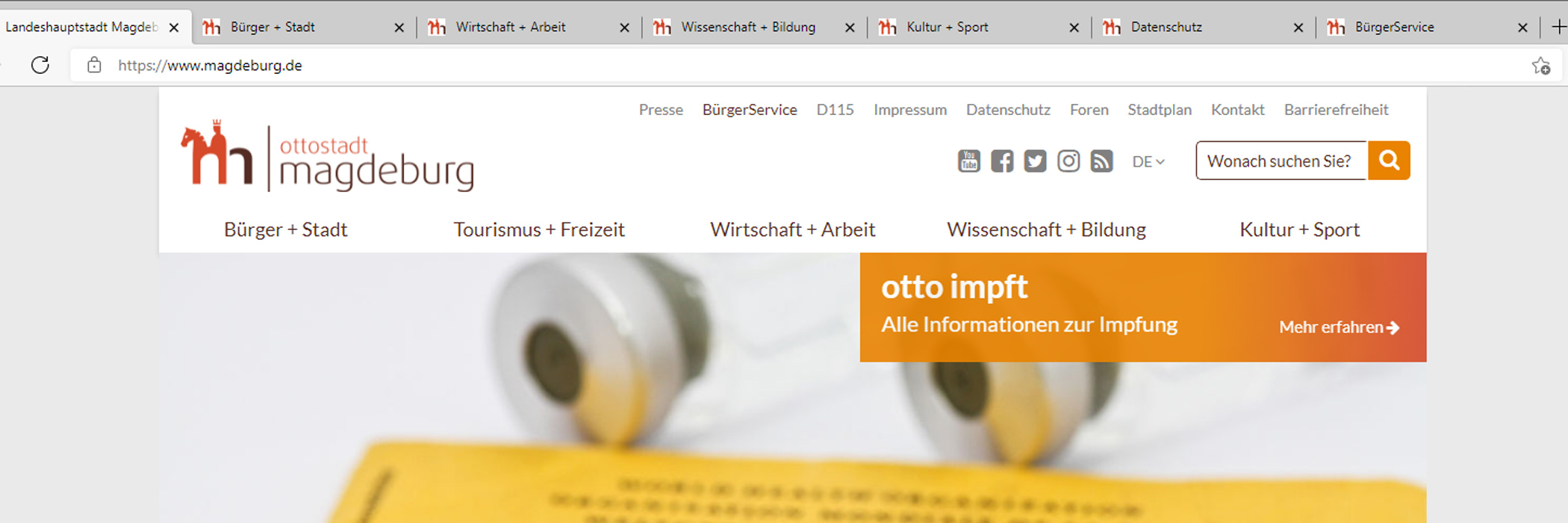 Browser zeigt 7 geöffnete Webseiten in Tabs beziehungsweise Reitern. Der aktive Tab zeigt die Webseite www.magdeburg.de